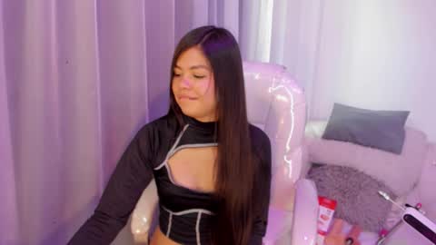 pretty online show from February 6, 12:19 pm