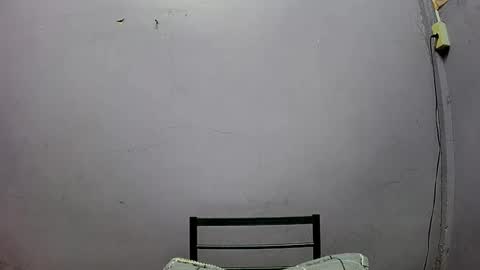 pretty_lyn08 online show from January 13, 6:23 pm