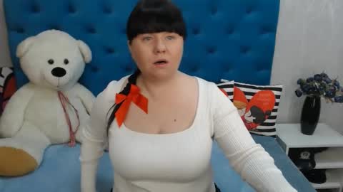 pretty_malika online show from February 6, 5:03 am