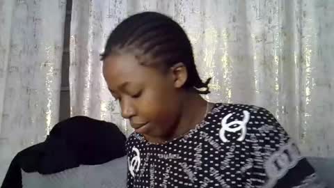 pretty_petite24 online show from May 6, 11:03 am
