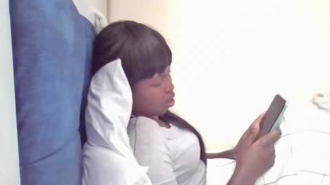pretty_petite_ebony online show from April 1, 1:52 pm