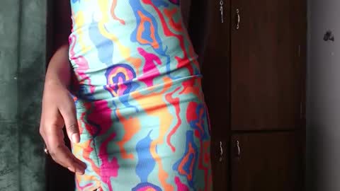 pretty_petitebody online show from September 16, 7:11 pm