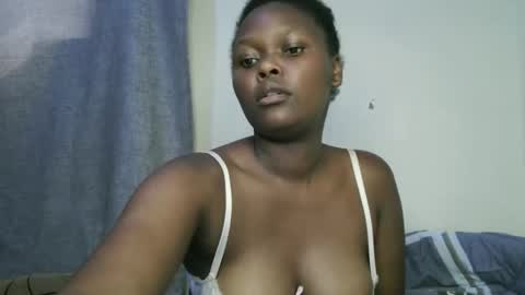 pretty_shanz online show from October 16, 10:40 am