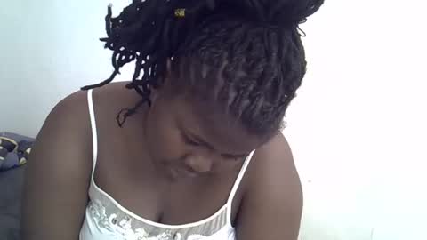 prettybooty1 online show from January 12, 9:03 am