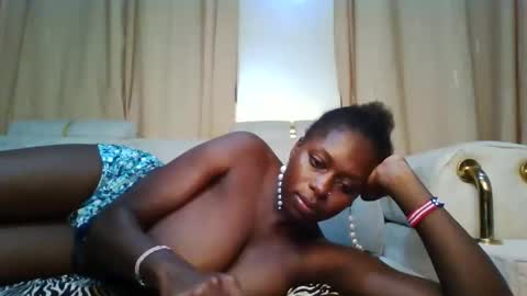 prettydulce online show from October 30, 3:57 pm