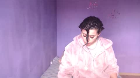 prettyjulliette online show from March 2, 12:03 pm