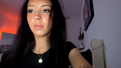 prettypsyparis online show from January 10, 4:06 am