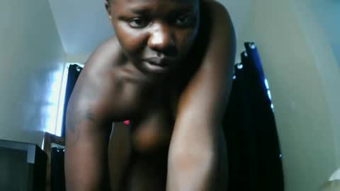 prettyreen online show from November 22, 12:30 pm