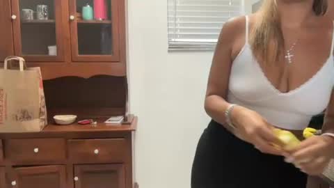 prettyyykittyyy22 online show from October 4, 9:30 pm