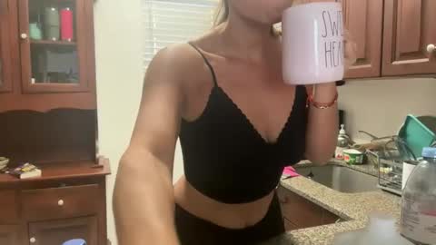 prettyyykittyyy22 online show from March 7, 2:35 pm