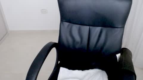 valery dollx online show from October 31, 2:24 am