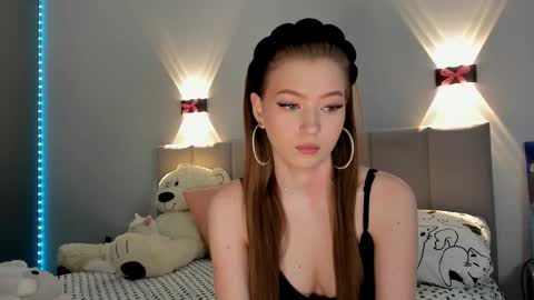 Princess Diana online show from February 9, 10:32 pm