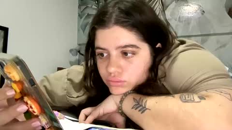 princessviccxo online show from December 13, 8:10 am