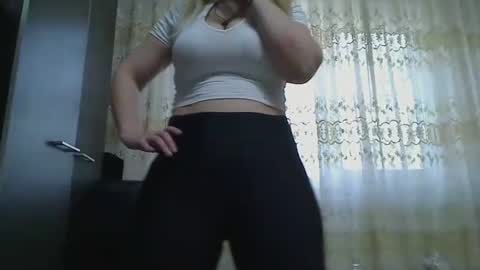 Pryncess sweety online show from March 6, 7:14 am