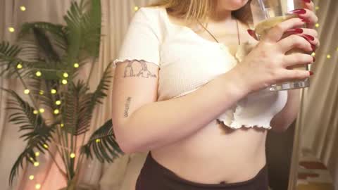 constant schedule Wednesday  Friday  Saturday  Sunday  The Rosemarie online show from October 26, 6:20 am