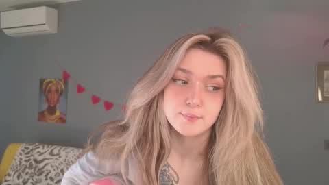 Bella online show from March 28, 8:36 am