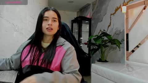 Qetsyah online show from April 7, 1:24 pm