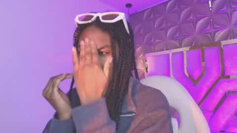   online show from March 22, 12:44 pm