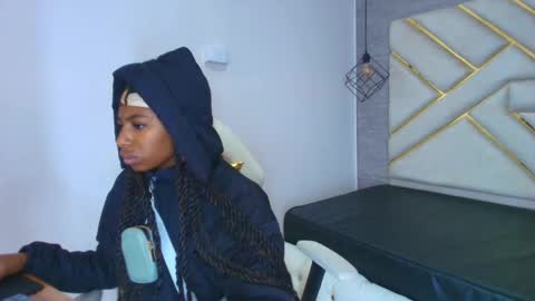   online show from November 17, 11:22 am