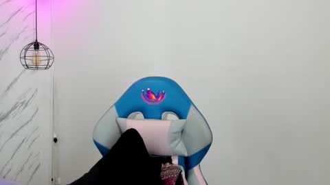   online show from November 7, 11:27 am