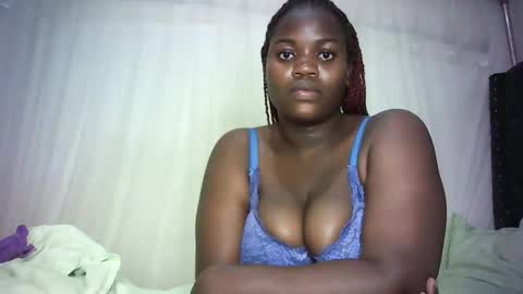 Queen Sara online show from March 30, 6:51 pm