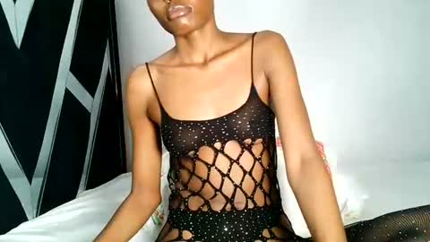 queen_sashavixen online show from June 29, 4:41 am