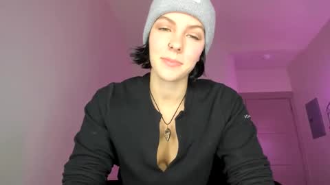 Queen Blaire online show from December 15, 2:30 am