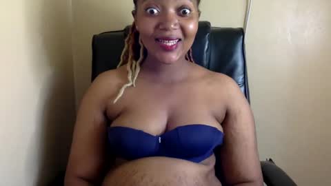 Queenbebony2 online show from January 8, 8:27 am