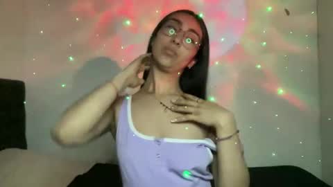 queenbyte_18 online show from April 21, 2:48 am