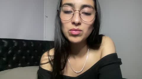 queenbyte_18 online show from July 17, 5:34 am