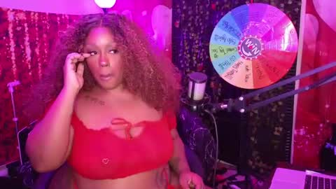 Queen Cherise Roze online show from June 17, 2:35 am