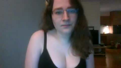 queenofthenights online show from June 17, 8:10 pm