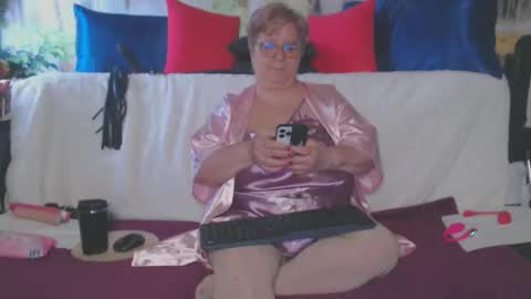 QueenPammy online show from February 12, 9:22 am