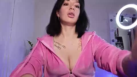 quiet_smile online show from November 19, 9:20 am