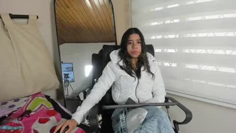 Rachell online show from February 9, 1:46 pm