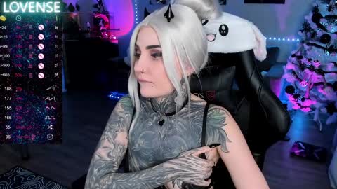  Miko Pleasee help me get 100 likes online show from January 11, 7:38 pm