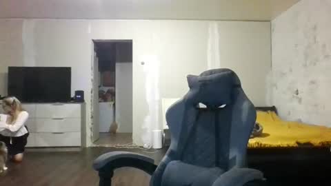 radish666 online show from June 10, 7:34 pm
