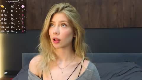 Lisa online show from February 23, 9:00 pm