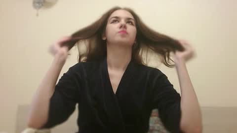 rainyvibe_ online show from October 12, 6:38 am