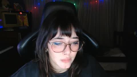 randomegirl666 online show from April 23, 2:41 am