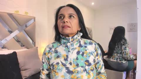 Raquel Moore  online show from November 28, 8:12 pm