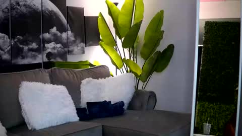 Raquelle online show from September 20, 7:28 am