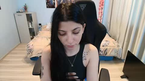 raven_haired_goddess online show from April 14, 11:32 am