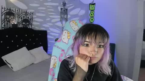 ravencollen online show from October 17, 8:23 pm