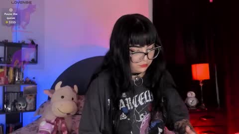 Raven  online show from March 18, 1:54 am