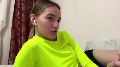 Risa online show from April 20, 6:11 pm