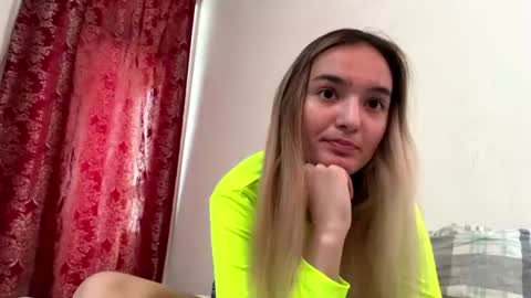 Risa online show from June 12, 3:42 pm
