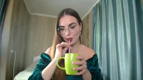 Rebecca online show from October 3, 11:59 am