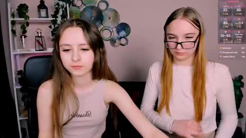 rebecca_smile_ online show from March 11, 5:48 pm