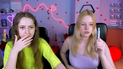 rebecca_smile_ online show from March 30, 12:27 pm